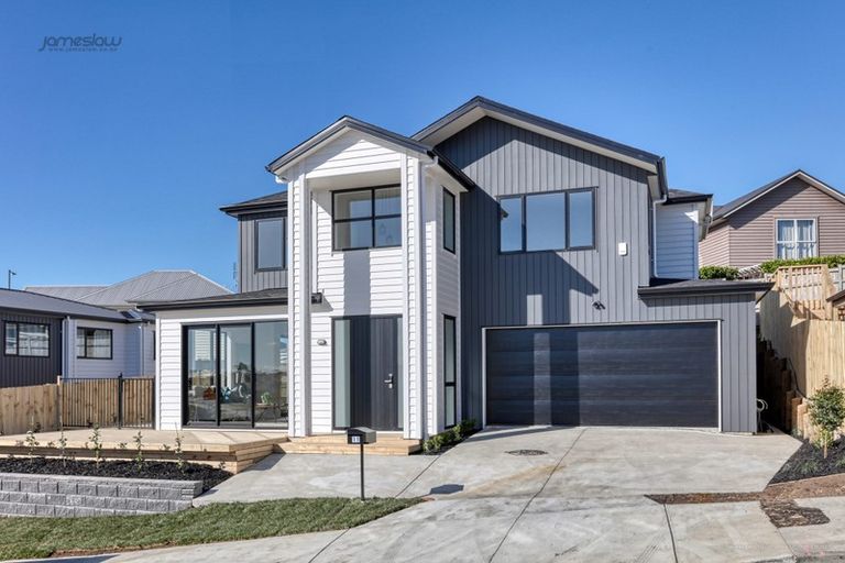 Photo of property in 11 Keiha Crescent, Massey, Auckland, 0614