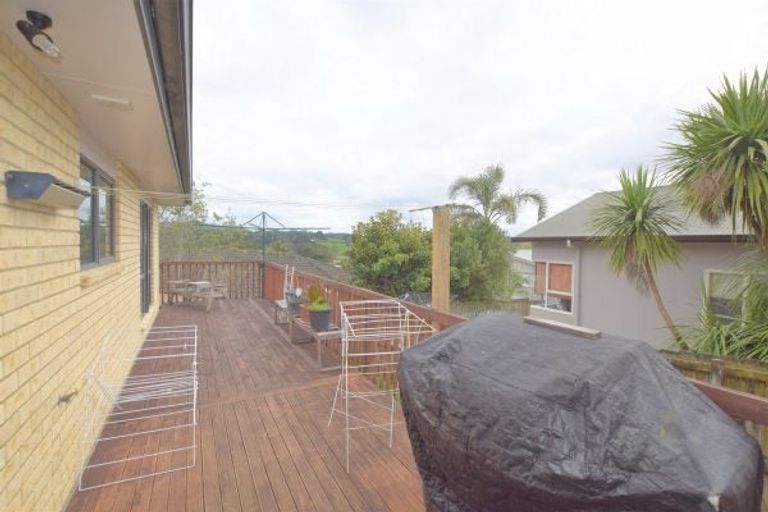 Photo of property in 24 View Ridge Drive, Ranui, Auckland, 0612