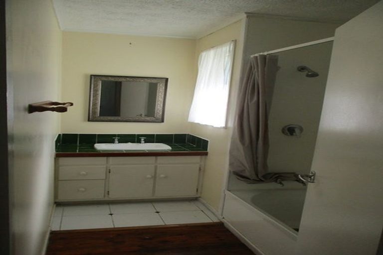 Photo of property in 76 Helena Street, Massey, Auckland, 0614