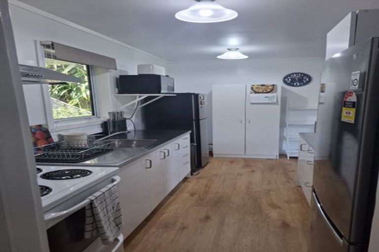 Photo of property in 17a Florio Terrace, Tawa, Wellington, 5028
