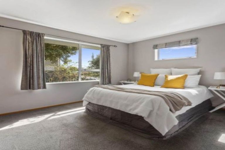 Photo of property in 1 Birdling Place, Halswell, Christchurch, 8025