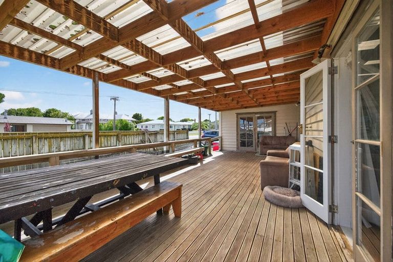 Photo of property in 1a Wellington Street, Feilding, 4702
