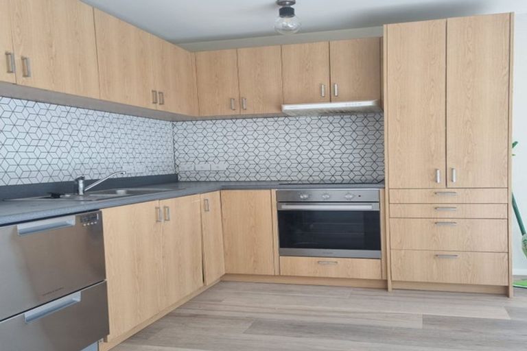 Photo of property in Pirie Street Townhouses, 35u2 Pirie Street, Mount Victoria, Wellington, 6011