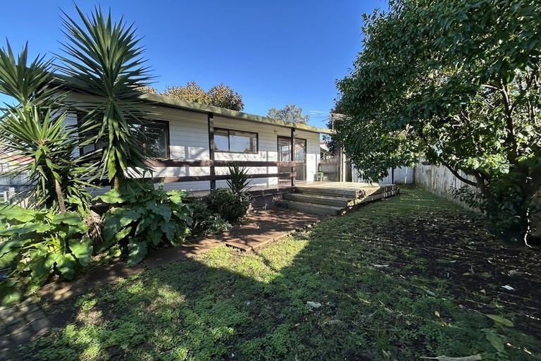Photo of property in 17 Oakmont Place, Wattle Downs, Auckland, 2103