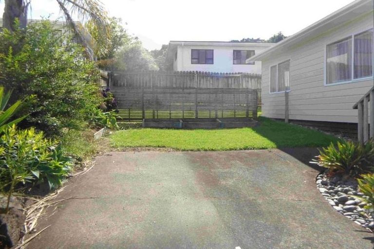 Photo of property in 1/11 Mona Vale, West Harbour, Auckland, 0618