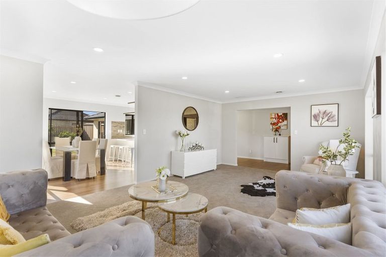 Photo of property in 27 Donegal Park Drive, Flat Bush, Auckland, 2019