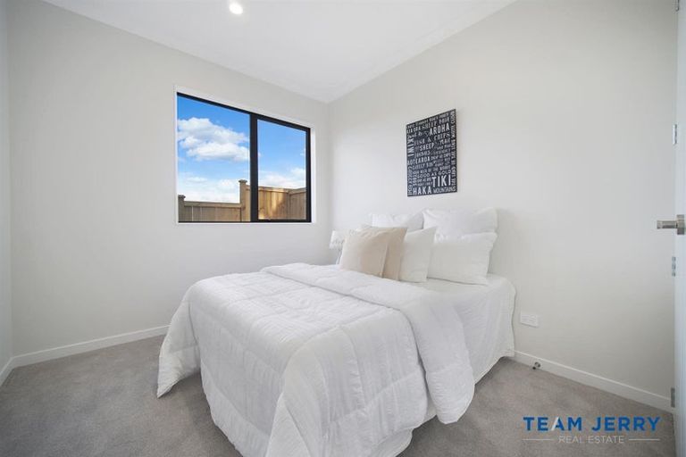 Photo of property in 21 Knockanara Drive, Flat Bush, Auckland, 2019