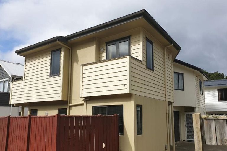 Photo of property in 164a Newlands Road, Newlands, Wellington, 6037