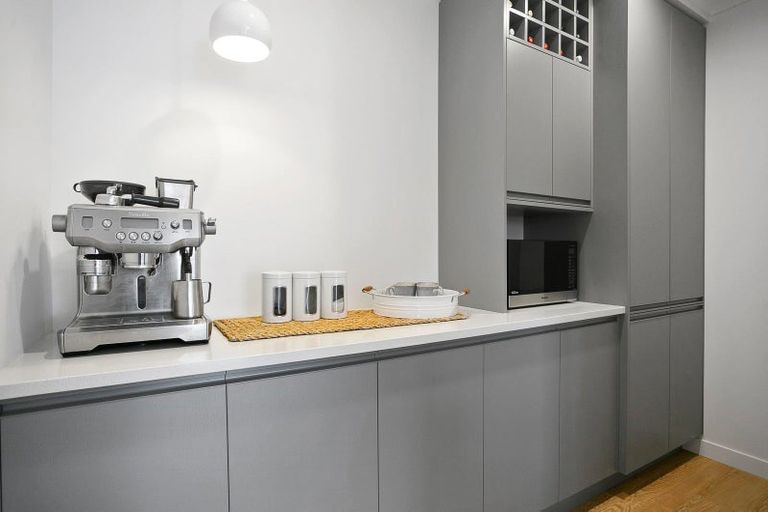 Photo of property in 18 Mike Smith Drive, Cambridge, 3434