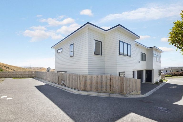 Photo of property in 29 Comber Place, Johnsonville, Wellington, 6037