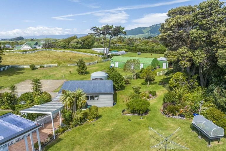 Photo of property in 49 Paetawa Road, Peka Peka, Waikanae, 5391