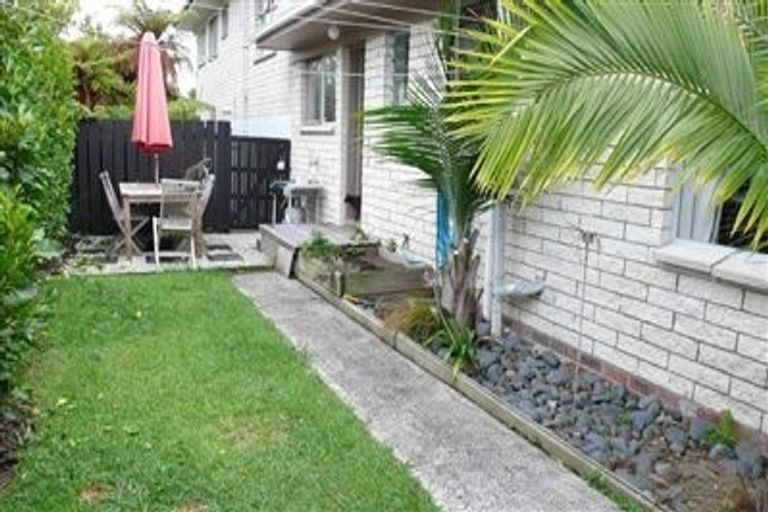 Photo of property in 16 Sydney Street, Hauraki, Auckland, 0622