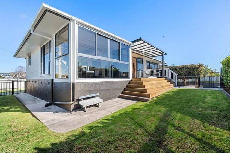 Photo of property in 196 Ngatai Road, Otumoetai, Tauranga, 3110