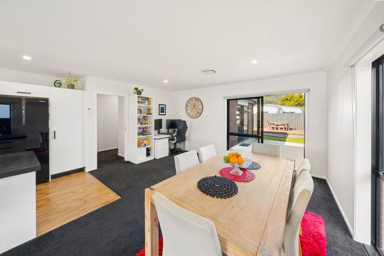 Photo of property in 17 Te Kaeaea Crescent, Wallaceville, Upper Hutt, 5018