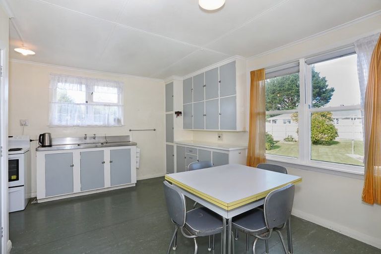 Photo of property in 14 Ward Street, Bulls, 4818