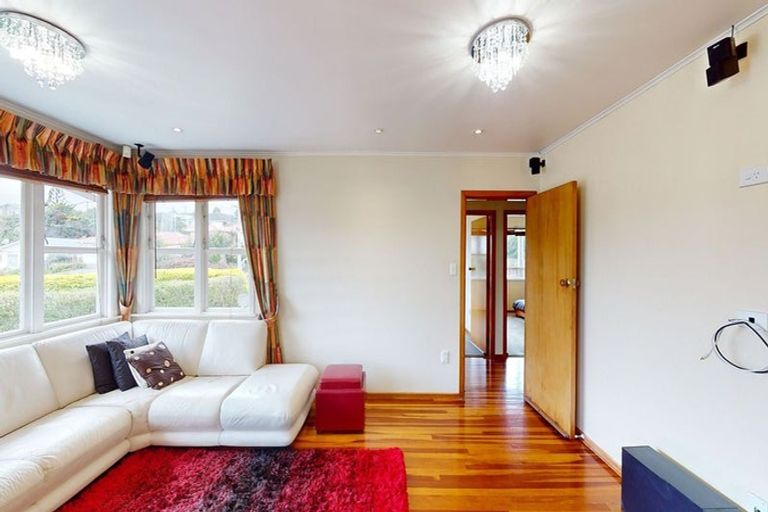 Photo of property in 41 Kenmore Street, Newlands, Wellington, 6037