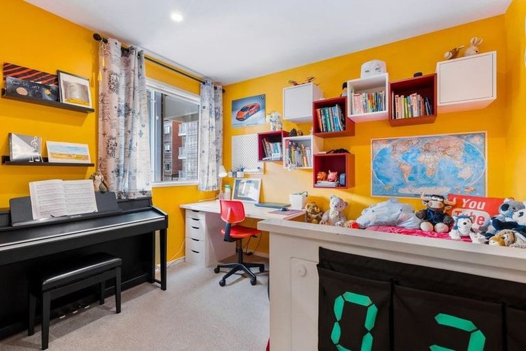 Photo of property in 5/160c Hobsonville Point Road, Hobsonville, Auckland, 0616