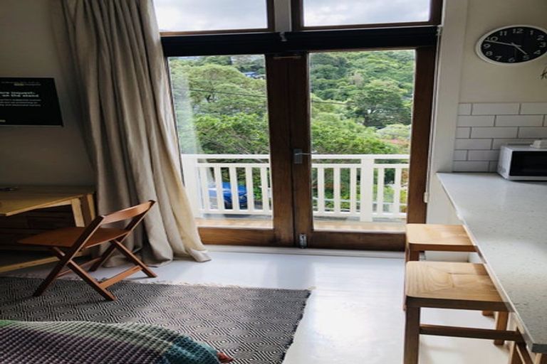 Photo of property in 17 Tanera Crescent, Brooklyn, Wellington, 6021