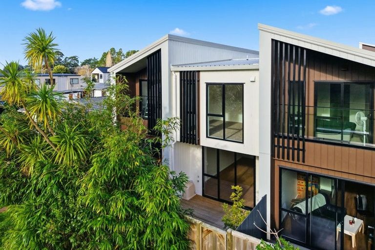 Photo of property in 8/36 Woodside Road, Massey, Auckland, 0614