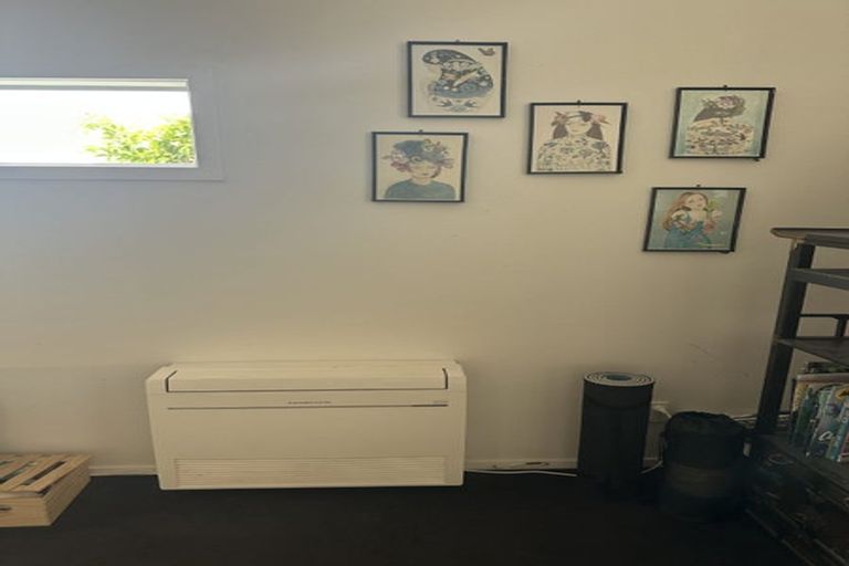 Photo of property in 12 Memorial Park Avenue, Haumoana, 4102