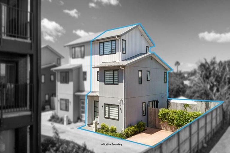 Photo of property in 26 Eileen Newey Place, Henderson, Auckland, 0612