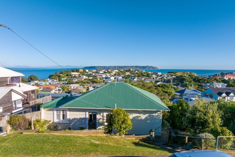 Photo of property in 13 Thornley Street, Titahi Bay, Porirua, 5022