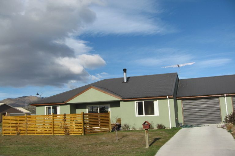 Photo of property in 2 Fenwick Crescent, Cromwell, 9310