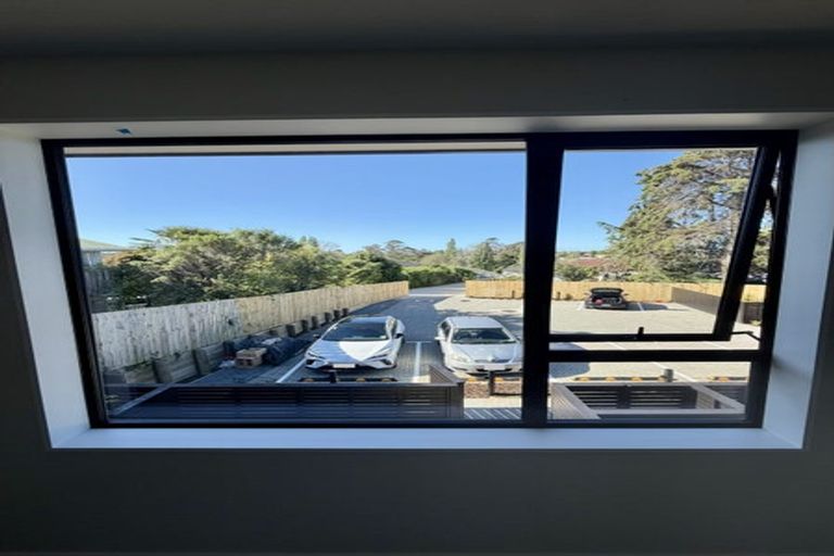 Photo of property in 27a Ennis Avenue, Pakuranga Heights, Auckland, 2010