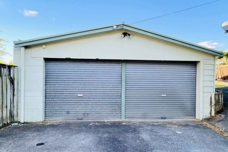 Photo of property in 72 Kaipatiki Road, Glenfield, Auckland, 0629