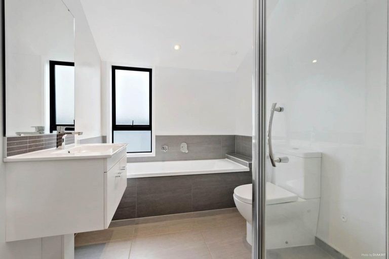 Photo of property in 26 Liquidambar Drive, Hobsonville, Auckland, 0616