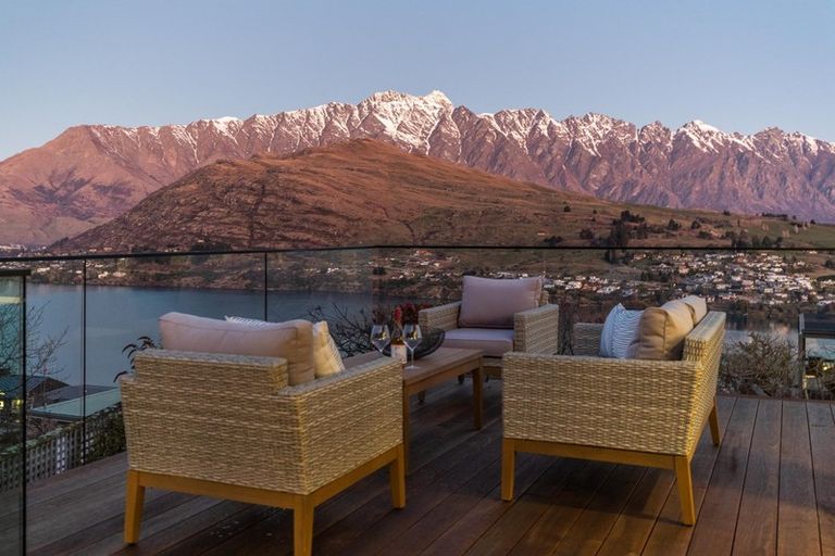 Photo of property in 70 Hensman Road, Queenstown, 9300