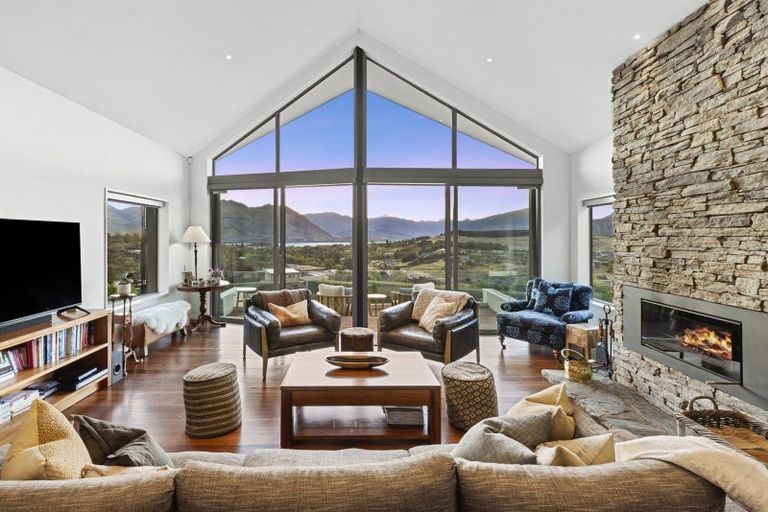 Photo of property in 13 Highfield Ridge, Wanaka, 9305