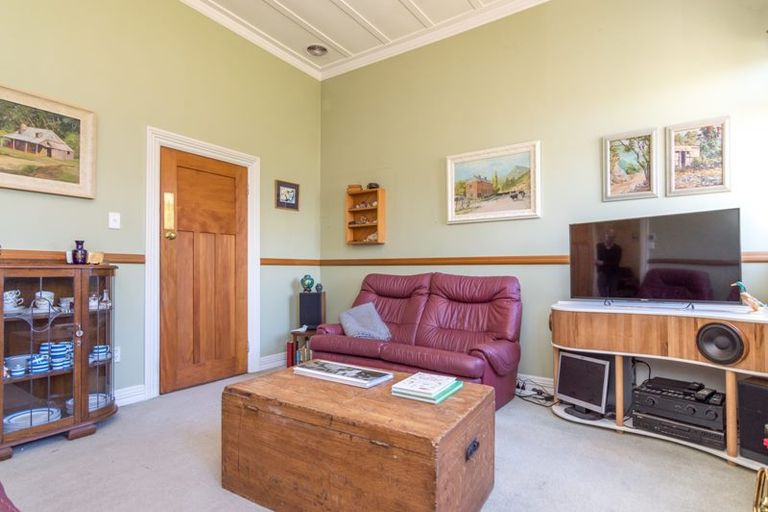 Photo of property in 31 Dunk Place, Milson, Palmerston North, 4414