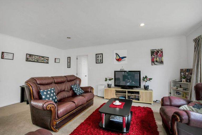 Photo of property in 21 Morewa Place, Takanini, 2112