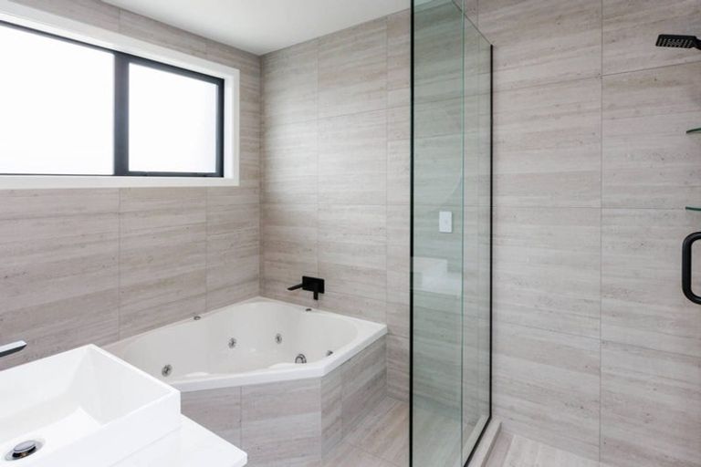 Photo of property in 18 Silkwood Place, Fitzherbert, Palmerston North, 4410