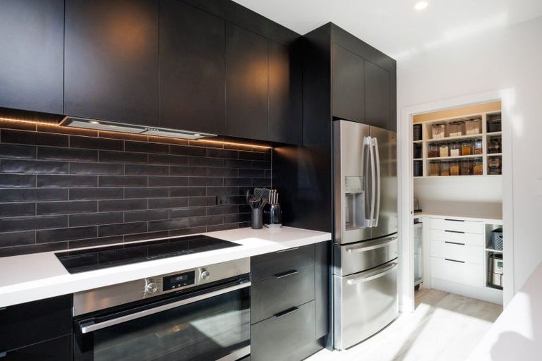 Photo of property in 58 Kanuka Drive, Hokowhitu, Palmerston North, 4410
