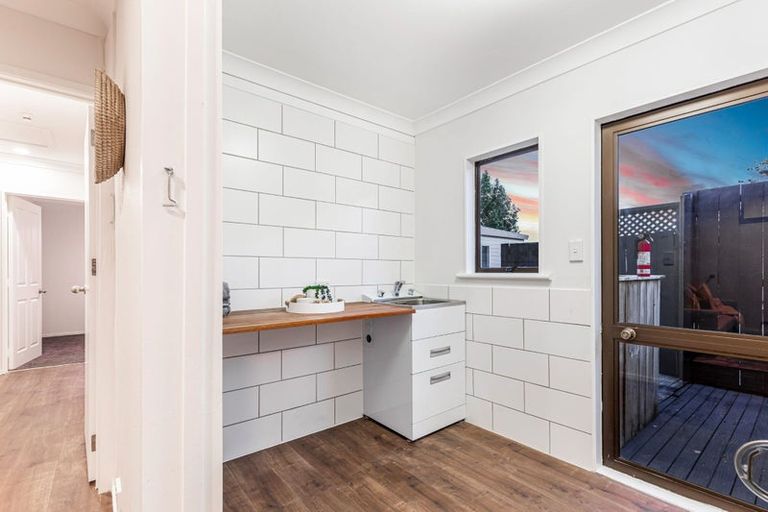 Photo of property in 2/26 Forest Hill Road, Henderson, Auckland, 0612