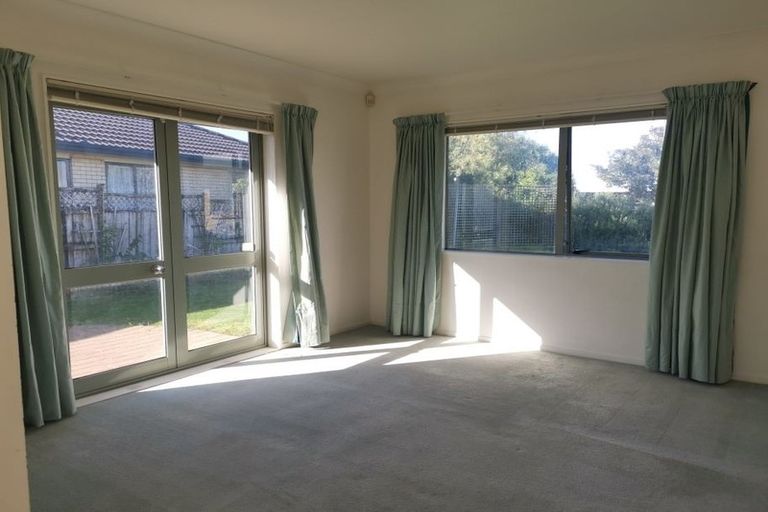 Photo of property in 6 Longford Park Drive, Takanini, 2112