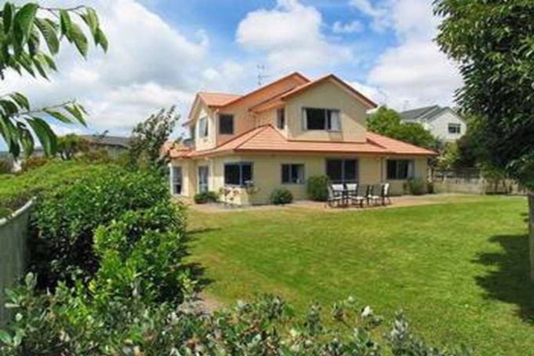 Photo of property in 7 Lanyon Place, Whitby, Porirua, 5024