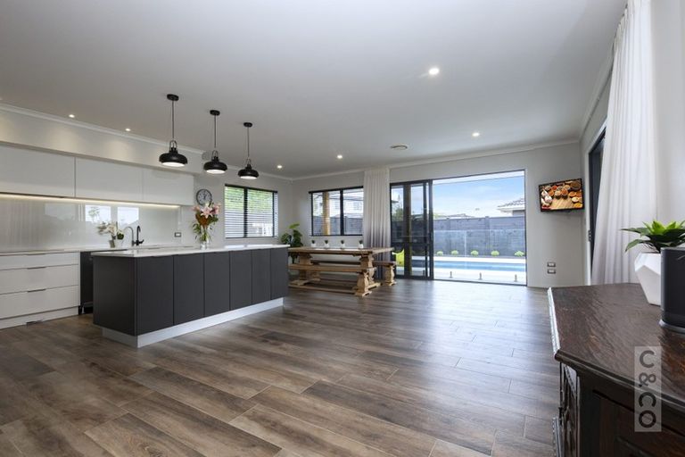 Photo of property in 42 Pohutukawa Parade, Riverhead, 0820