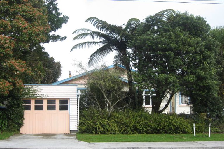 Photo of property in 4 Hursthouse Street, Vogeltown, New Plymouth, 4310