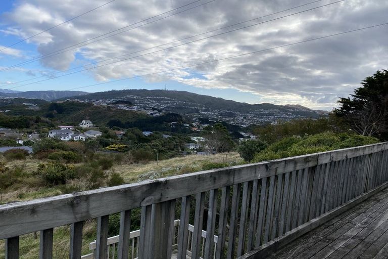 Photo of property in 49 Edgecombe Street, Newlands, Wellington, 6037