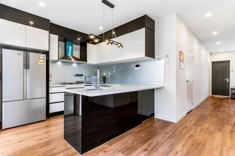 Photo of property in 74e Mckenzie Road, Mangere Bridge, Auckland, 2022