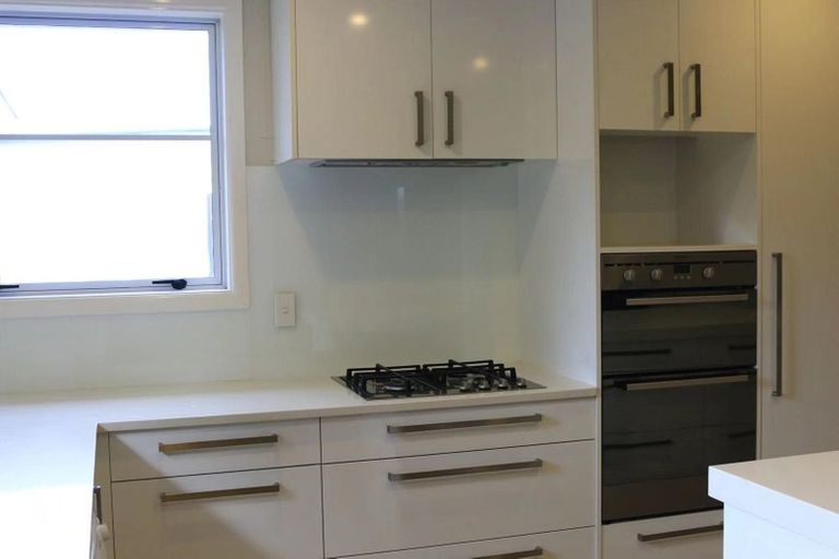 Photo of property in 27 Taikata Road, Te Atatu Peninsula, Auckland, 0610