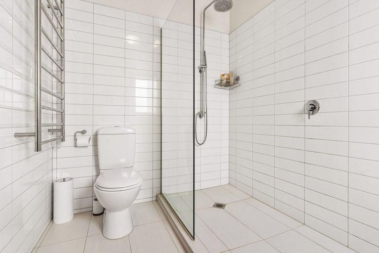 Photo of property in 3/3 Severn Street, Island Bay, Wellington, 6023