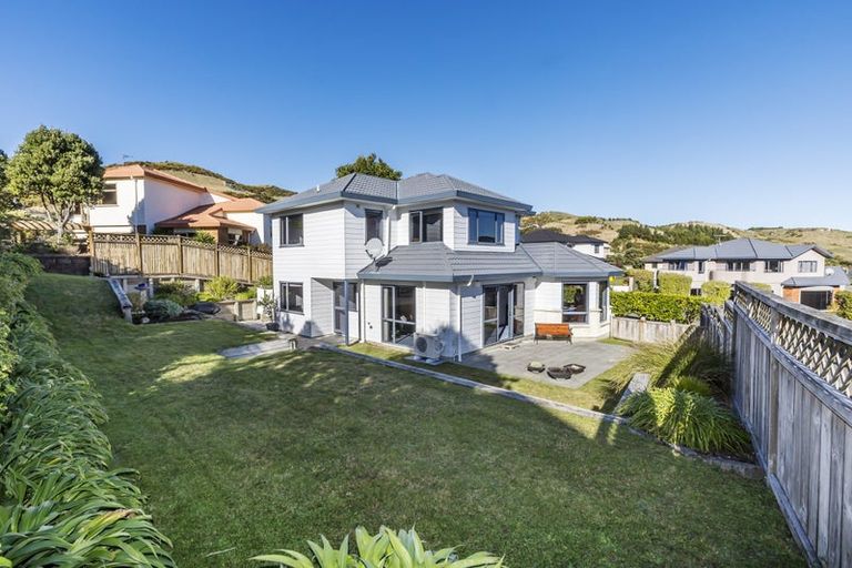 Photo of property in 9 Kilkelly Close, Tawa, Wellington, 5028