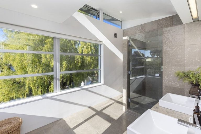 Photo of property in 100a Glandovey Road, Fendalton, Christchurch, 8052
