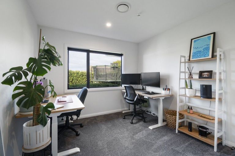Photo of property in 36 Freedom Drive, Kelvin Grove, Palmerston North, 4414