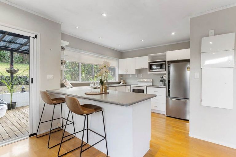 Photo of property in 52 Meadowvale Avenue, Forrest Hill, Auckland, 0620