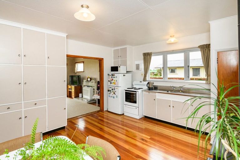 Photo of property in 8 Freyberg Street, Feilding, 4702